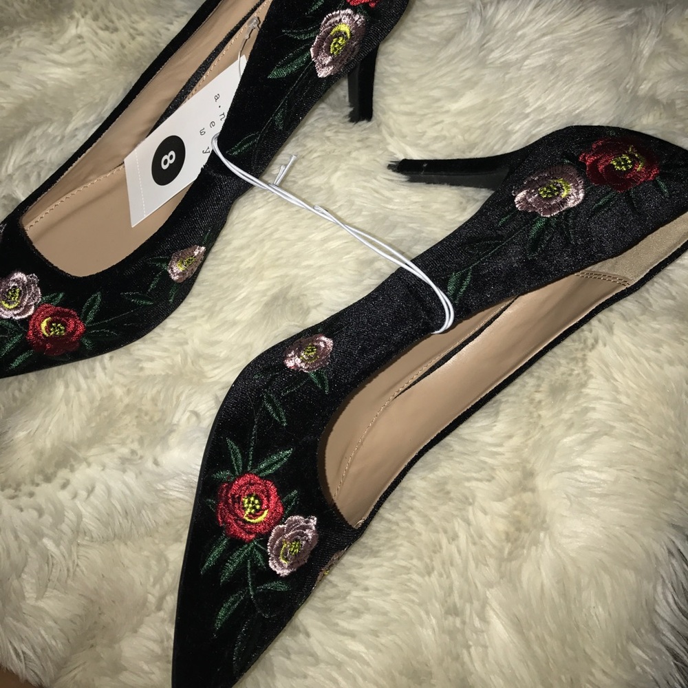 Heels - Picture 2 of 4